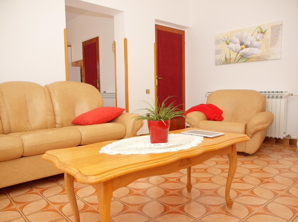 Ližnjan Apartment Taja חדר תמונה